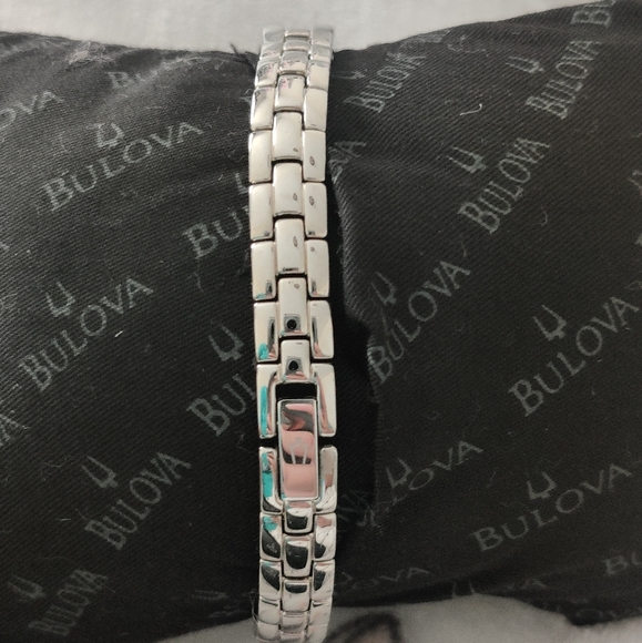 Bulova silver women's watch - Picture 3 of 5